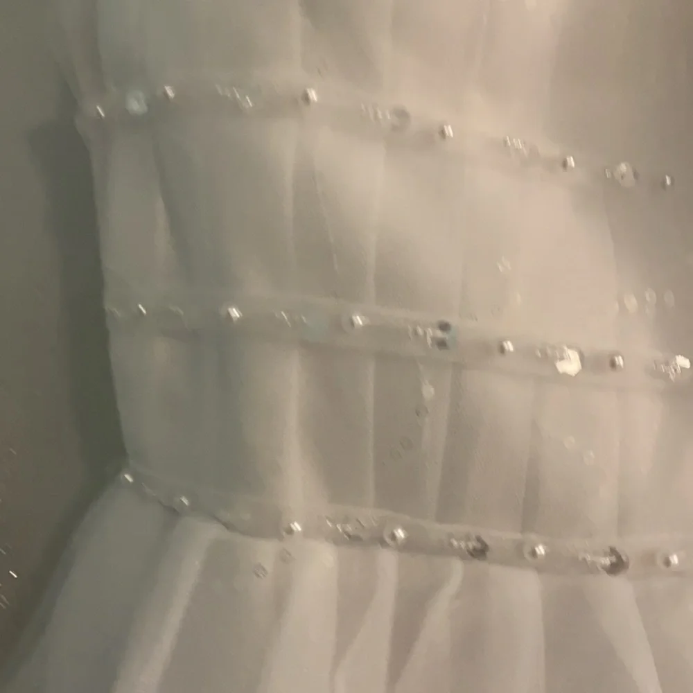 Wedding gown - Picture 11 of 12